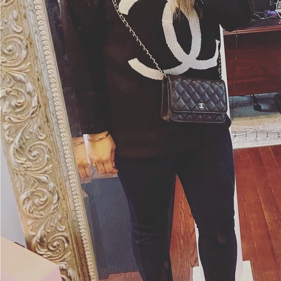 Women's Sweater - Picture 3 of 3